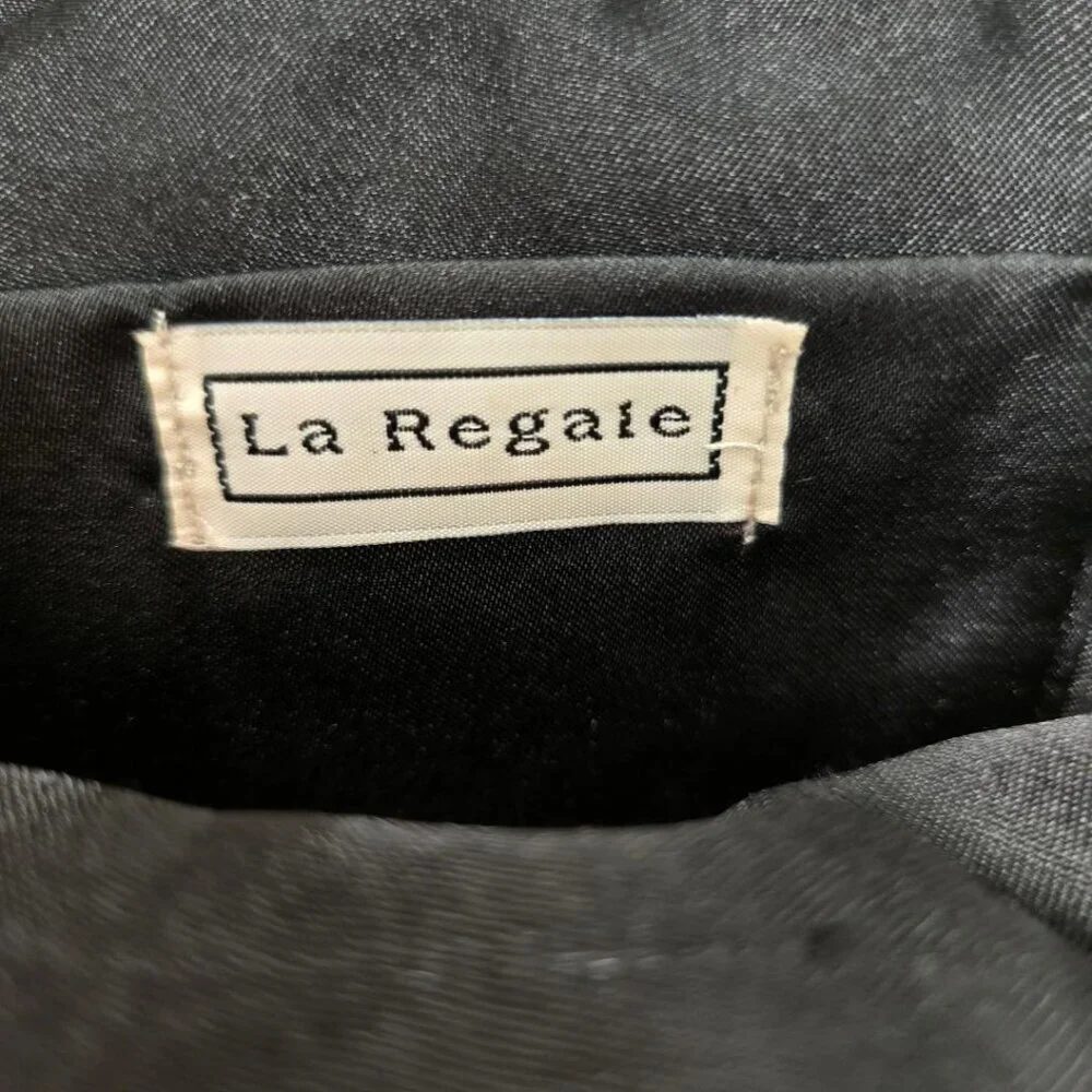 La Regale Black Fabric Bag & Metal Hardware Clutch & Cross Shoulder Cord & Chain